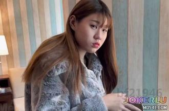  约炮刚结婚不久的人妻床上还很生涩 南橘