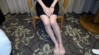 FC2-PPV-4770251 [無碼] 一個身高150厘米，身材嬌小可愛的女人。她總是面帶微笑，握著我的雞巴時看起來非常開心。真是太棒了！窺視著窺器內部。她開心地吞嚥，並在裡面射精。 *額外高清