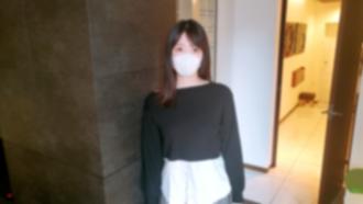 FC2-PPV-4699392 ♡ 半價至6月15日【無碼全素人純天然中出】24歲美少女OL粉絲蜂擁而至！極品絕色美女下班路上舔老男人的前列腺液！在飯店被罵得狗血噴頭，弓著背高潮連連！純天然（nakama）