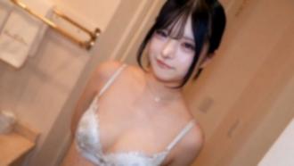 FC2-PPV-4730719 [無碼] 黑髮白人女孩太可愛了！她有點受虐狂，這更棒了。她是個順從的女人，隨和隨性，主動做些調皮的事！吞嚥、顏射、內射 *額外高清